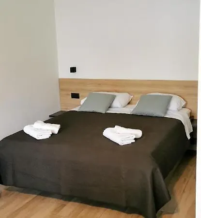 בית הארחה Casa Grzina 3*