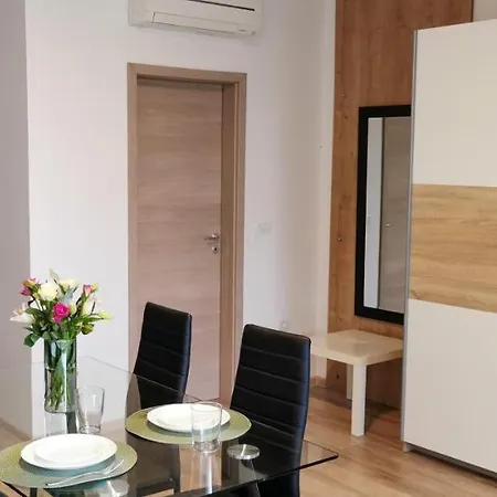 בית הארחה Casa Grzina רוביני