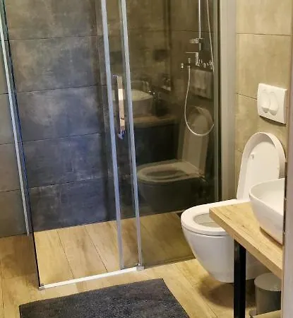Casa Grzina בית הארחה 3*