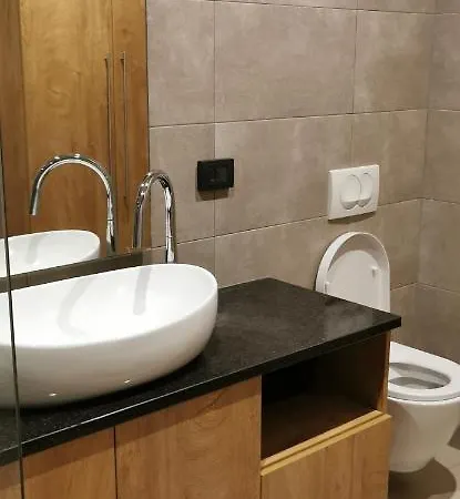Casa Grzina בית הארחה רוביני
