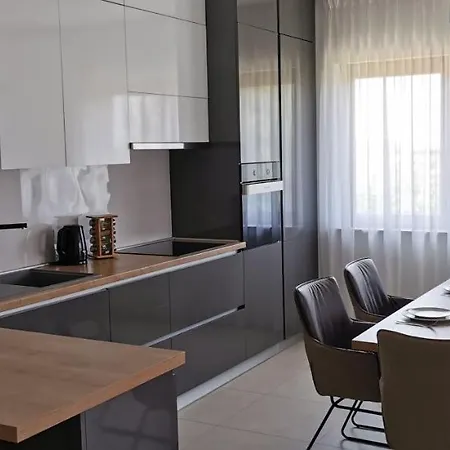 Casa Grzina בית הארחה רוביני