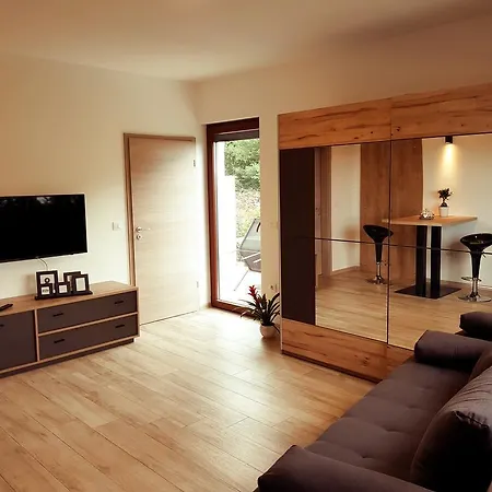 בית הארחה Casa Grzina רוביני