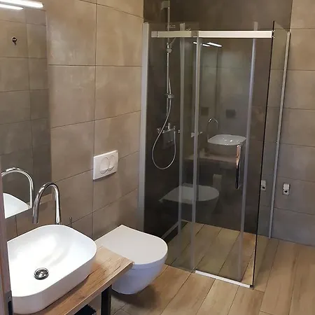 בית הארחה Casa Grzina